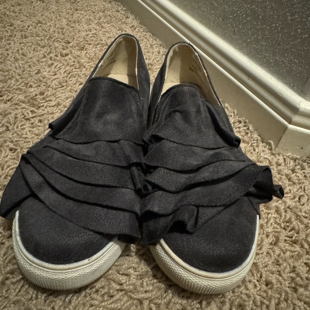 Grey ruffle tennis shoes size 7